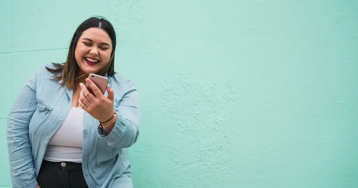 Moda Plus Size: Jak Wybrać Stylowe i Wygodne Ubrania?