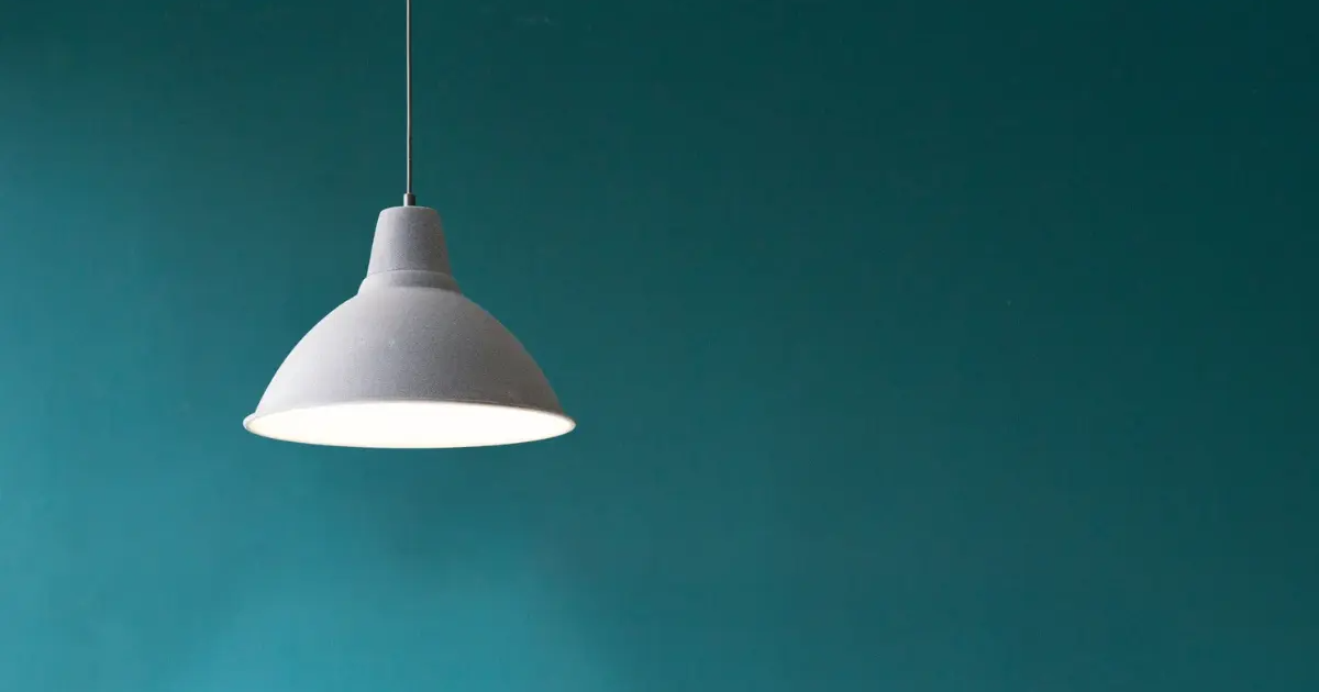 Jak wybrać idealne oświetlenie? Kluczowe czynniki przy wyborze wyrobów oświetleniowych